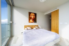 Barreirinha Front-Line Sea View I