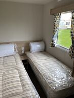 Charming 3-bed Holiday Home at Primrose Valley