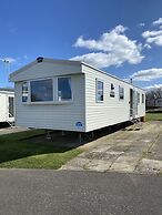 Charming 3-bed Holiday Home at Primrose Valley