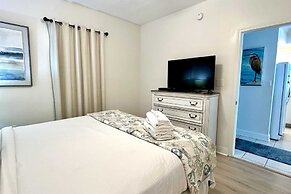 Crystal Shores1006 2 Bedroom Condo by RedAwning