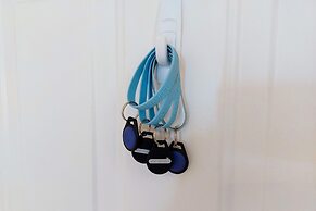 Crystal Shores1006 2 Bedroom Condo by RedAwning