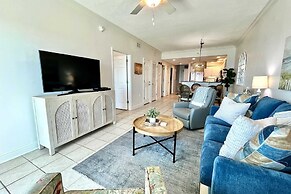 Crystal Shores1006 2 Bedroom Condo by RedAwning