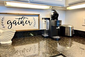 Crystal Shores1006 2 Bedroom Condo by RedAwning