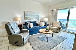 Crystal Shores1006 2 Bedroom Condo by RedAwning