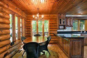 Lumberjack Lodge 5 Bedroom Home by RedAwning