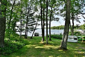 Lumberjack Lodge 5 Bedroom Home by RedAwning