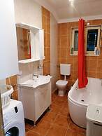 Tennis court and outdoor pool villa