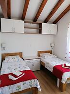 Tennis court and outdoor pool villa