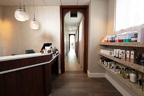 The Lodge at St Edward Park