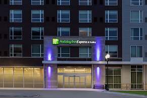 Holiday Inn Express & Suites Lincoln Downtown by IHG
