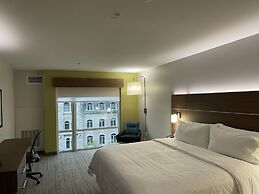 Holiday Inn Express & Suites Lincoln Downtown by IHG