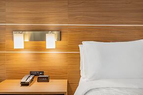 Holiday Inn Express & Suites Lincoln Downtown by IHG
