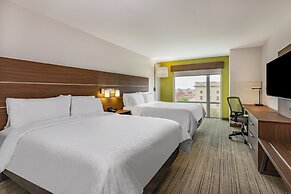 Holiday Inn Express & Suites Lincoln Downtown by IHG