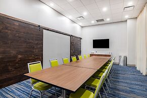 Holiday Inn Express & Suites Lincoln Downtown by IHG