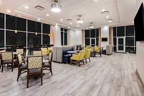 Holiday Inn Express & Suites Lincoln Downtown by IHG