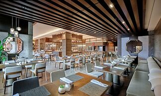 Hualuxe Suzhou Bay Hot Spring Resort