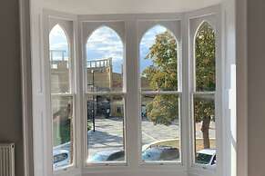 Elegant 2 Bed Georgian Apartment in Herne Bay