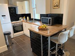 Elegant 2 Bed Georgian Apartment in Herne Bay