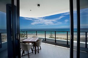 X Kirra Apartments