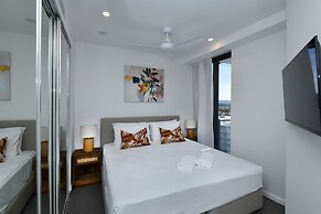X Kirra Apartments