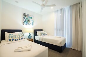 X Kirra Apartments