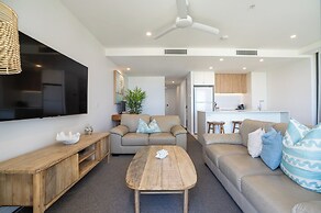 X Kirra Apartments