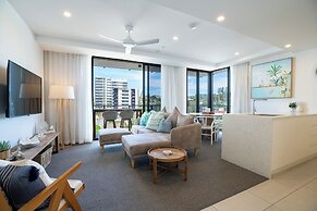 X Kirra Apartments