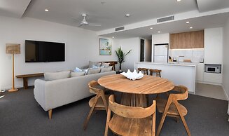 X Kirra Apartments