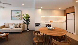 X Kirra Apartments