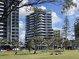 X Kirra Apartments