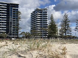 X Kirra Apartments