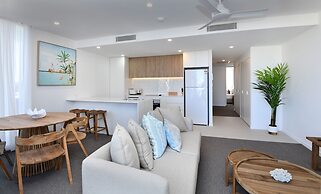 X Kirra Apartments