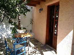 Beautiful Cottage in S West Crete Near the sea