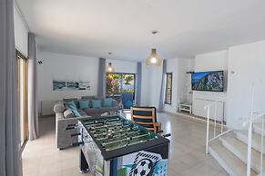 Villa Rosie, Modern 4bdr Ayia Napa Villa With Pool