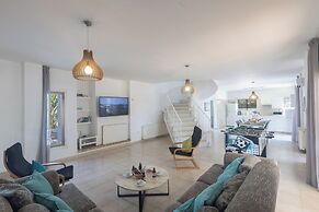 Villa Rosie, Modern 4bdr Ayia Napa Villa With Pool