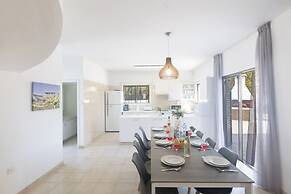 Villa Rosie, Modern 4bdr Ayia Napa Villa With Pool