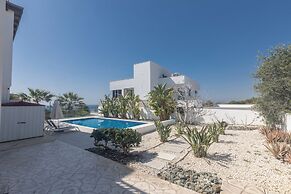 Villa Rosie, Modern 4bdr Ayia Napa Villa With Pool