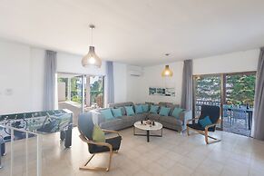 Villa Rosie, Modern 4bdr Ayia Napa Villa With Pool