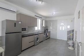 Villa Suri, Luxury Seafront Villa