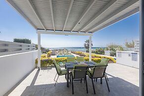 Villa Suri, Luxury Seafront Villa