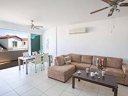 Apt Faye, Beautiful 2bdr Pernera Apartment