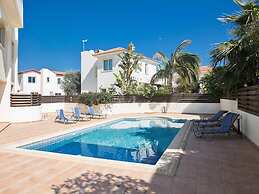 Apt Faye, Beautiful 2bdr Pernera Apartment