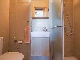 Apt Faye, Beautiful 2bdr Pernera Apartment