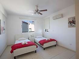 Apt Faye, Beautiful 2bdr Pernera Apartment