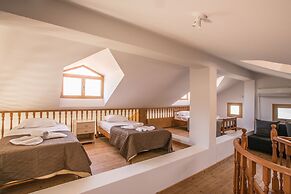 6 Bedroom Villa With Private Pool in the Area of Konnos