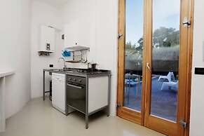 Villa With Pool Garden Near The Sea