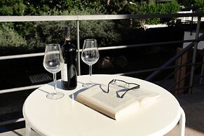 Villa With Pool Garden Near The Sea