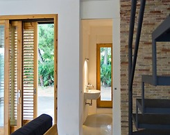 Villa With Pool Garden Near The Sea