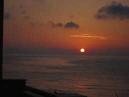 Spacious Family Apartment With Sea View And Swimming Pool