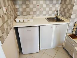 Renia Studios Standard Studio Overlooking the Swimming Pool